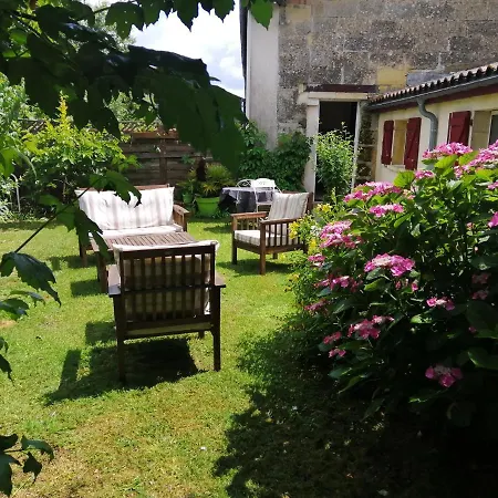 Bed & Breakfast Et Peyroutas 