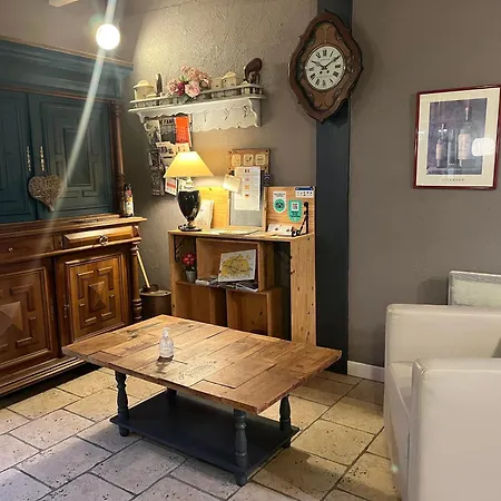 Bed & Breakfast Et Peyroutas 