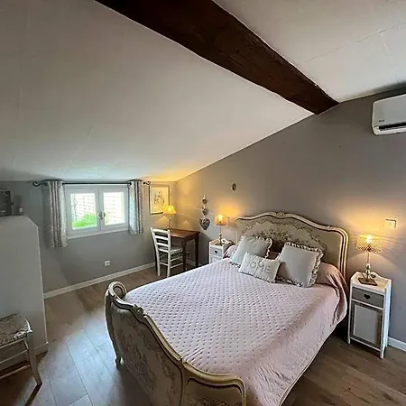 Bed & Breakfast Et Peyroutas 