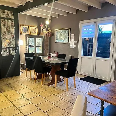 Bed & Breakfast Et Peyroutas 